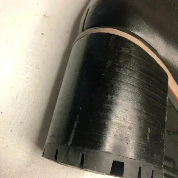 Vince Camuto Dustlie Goth 9M/40 Black Leather Ankle Bootie Chunky Heels Zip - Picture 9 of 9